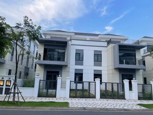 duy nhất biệt thự song lập 10x20m, giá 10,6 tỷ, đối diện công viên, đường 14m. lh phi 