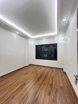 phân lô phan văn trường-cầu giấy 38m*6 tầng,oto đỗ cửa,kinh doanh sầm uất,20m ra phố,2 thoáng,nhà đ