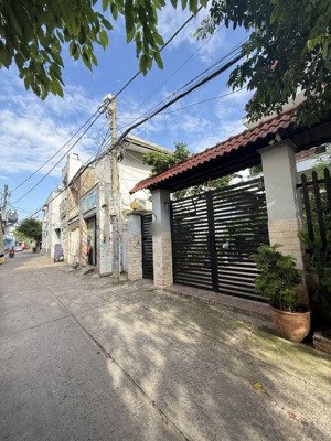 ngộp bank 8,5 tỷ gấp bán - 5x32 - gần aeon tân phú - 2 tầng - hẻm xe tải - ko quy hoạch - 9,2 tỷ tl