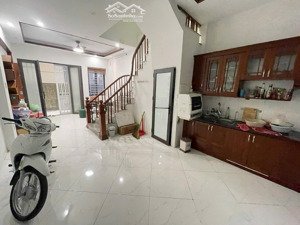 cực phẩm hiếm nhỉnh 4 tỷ sở hữu nhà đẹp gần đường 12m.