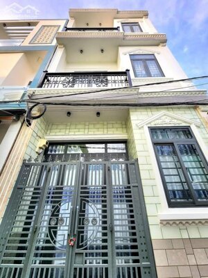 Nhà 1 trệt 2 lầu cách trường đại học Y Dược Cần Thơ 1km