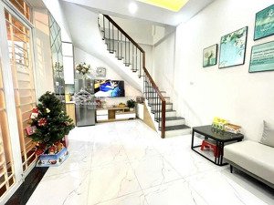 bán nhà phố lò đúc, hai bà trưng, 20m ra mặt phố, 35m2 x 5 tầng, 8.x tỷ có thương lượng.