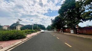 đất mặt tiền Nguyễn Hữu Thọ nối dài khu mới đẹp full thổ cư