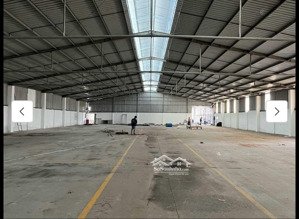 kho 4.000m2 mặt tiền đường lớn quận tân phú. đg xe cont, pccc đầy đủ. cho thuê kd tất cả các ngành