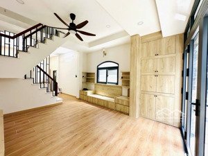 mặt tiền kinh doanh sầm uất-hiếm có trung tâm -{quận 4}đường đoàn văn bơ -2 tầng -4x9m -5,xtỷ