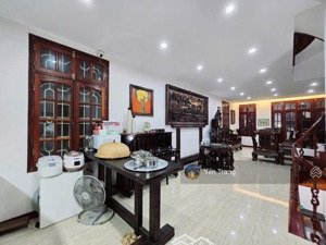 bán nhà hoàng quốc việt, ô tô tránh, 60m2 x 3 tầng, mt 6m, chỉ 16 tỷ.