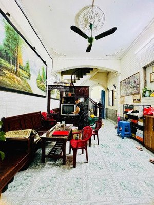 bán nhà phạm văn đồng - bắc từ liêm. dt 50m. 4 tầng. mt 4.8m. giá 12.5 tỷ còn tl