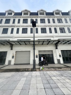 shophouse mặt song hành lakeview city 5x20m bán gấp giá 26 tỷ 990 , nh cho vay 75% lh 