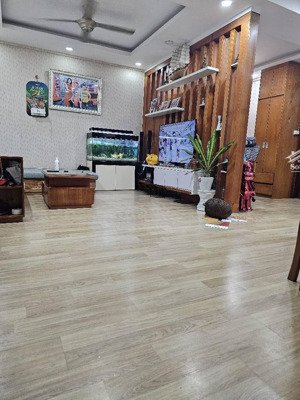 căn hộ chung cư khu đô thị resco - 3 ngủ đầy đủ công năng - chủ tặng lại toàn bộ nội thất như ảnh