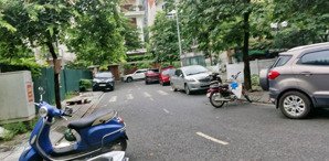 bán biệt thự thuộc khu nhà ở cấp cao nguyễn huy tưởng. trung tâm quận thanh xuân, dt 240m2