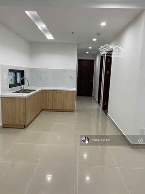 cần bán căn ct2 vcn phước hải tầng trung
dt : 79.2m2 gồm 3pn . 2wc . giá : 3.6 tỷ . lh : 