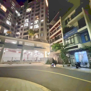chuyển công tác về hà nội , cần bán nhà tại khu đô thị vcn phước long . dt : 60m2 ngang 6m.