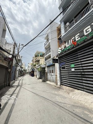 cách mạng tháng 8 ngay cv lê t riêng - dt gần 100m2 hẻm 6m sát mt