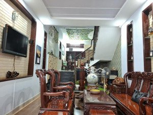 nhà bác sĩ lâu đời, hẻm 7m - 1/ lạc long quân - 4.2x16, 4 tầng - 8 tỷ