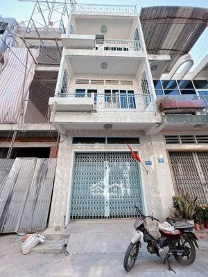 cho thuê nhà 01 tret 02 lầu trung tâm ngay chợ biên hoà