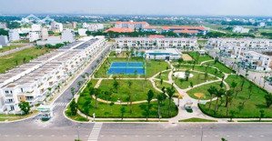 nhà phố khang điền, phong phú, bình chánh. view công viên hoàn thiện nội thất. giá chỉ 7,6 tỷ