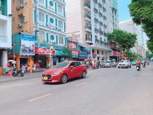 bán nhà hxh đường phạm ngũ lão q1 dt: 4m x 15m 1 lầu 1 sân thượng giá 14 tỷ 5 đang cho thuê 30tr/th