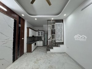 nhà mới gần hv nông nghiệp- trung tâm- ô tô đỗ cửa- 5 tầng đủ công năng-5.7tỷ