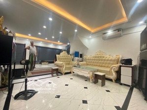 giảm chào 400tr - ô tô đỗ cửa - trung tâm hà đông - thông số đẹp - không lỗi không qh