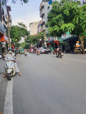 hoàng văn thái nhà 8 tầng, 2 mặt tiền 80m2 * 4m kd sầm uất chỉ 38 tỷ x