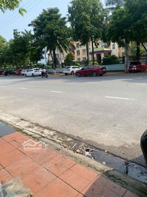 chính chủ gửi bán căn nhà 2 tầng mặt đường nguyễn đăng đạo, bắc ninh. diện tích: 75m2. mt 4.5m