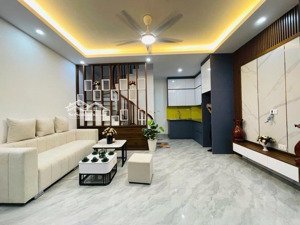 tân mai - hoàng mai 33m2 x 6,65 tỷ- nhà 5 tầng mới đẹp - một nhà ra oto tránh đỗ.