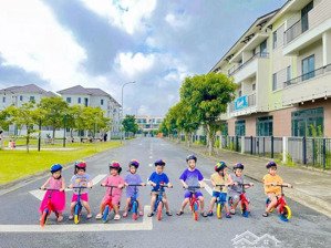 chính chủ cần bán nhà view chính diện công viên 90m2 trên vành đai 3 kđt centa city từ sơn