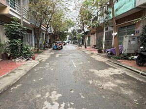 rẻ nhất khu vực. chính chủ cần bán nhanh nhà phân lô nguyễn thị định dt 50m2x4 tầng giá hơn 18 tỷ