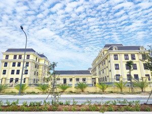 đất nền đối diện trung tâm hành chính thủ thừa, dt 100m², giá hơn 1 tỷ, sổ đỏ chính chủ