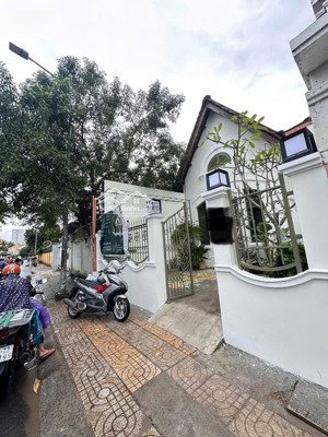 cho thuê villa 108 trần quốc thảo, phường võ thị sáu, quận 3