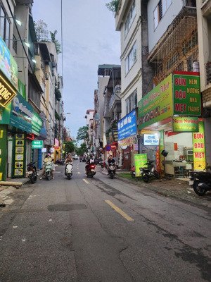 chính chủ, tôi có căn tập thể tầng 1, phố mai dịch, 45m2, mặt tiền 8m, 2 thoáng, mặt ngõ ô tô, k.d