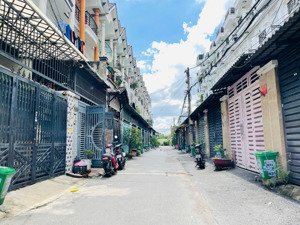 nhà 1 trệt 2 lầu hẻm nhựa xe hơi gần chợ minh phát