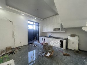 siêu phẩm độc lập sân cổng riêng móng khoan nhồi tại phương lưu lộc vừng đỏ . lh 