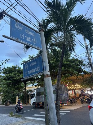 130m2, lô góc mặt tiền lý thái tổ kinh doanh sầm uất ngang đẹp 6m chỉ 8.2 tỷ phố cổ hội an