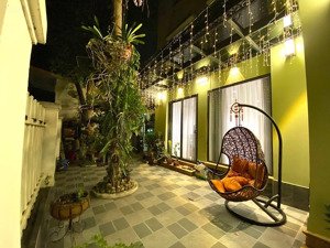 bán căn chân đế 100m2 tại phố việt hưng, long biên chân đế