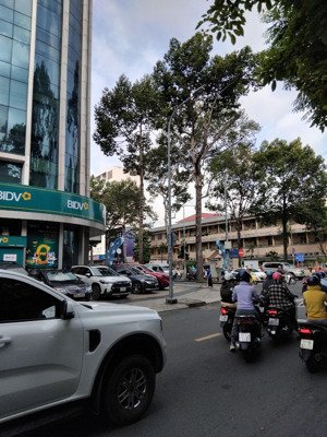 nhà mặt phố trần hung đạo quận 1, 4 x 20m, 5 tầng nhỉnh 38 tỷ