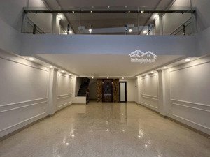 cần cho thuê gấp nhà 85mx5 tầng. 30tr/tháng. tại trung kính