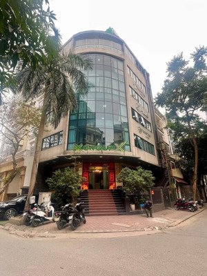 chủ nhà gửi bán nhà phố duy tân: 100m2, 6 tầng lô góc, 2 mt: 22m. giá: 57 tỷ. lh: 