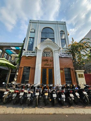 chính chủ cho thuê nhà mặt tiền nguyễn thị diệu, p. 6, quận 3 - mh 11x33m - 3 tầng đẹp