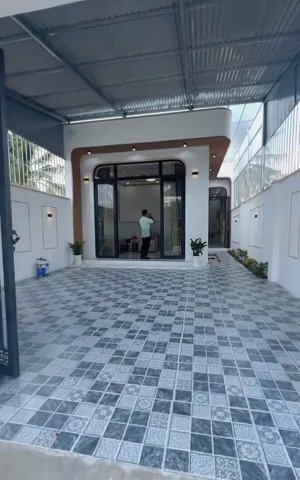 bán lẹ nhà mới xây shr giá 1tỷ550 sát bến xe q8, giá thương lượng, nắm chủ trực tiếp, sổ sẵn