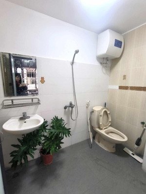 căn hộ 3 ngủ trong tòa biệt thự sân vườn hào nam - 65 m2