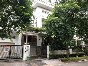 cc cần tiền bán gấp biệt thự ciputra, tây hồ, giai đoạn 1, 180m, 5pn, mt 10m, giá đầu tư.