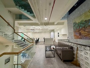 cho thuê văn phòng vị trí trung tâm sala thủ thiêm, dtsd: 2.100m2, bàn giao: nội thất văn phòng
