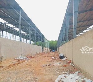xưởng đang xây dựng 2200m2 vp 160m2. giấy tờ đầy đủ. đường xe cont. sx nhiều ngành nghề