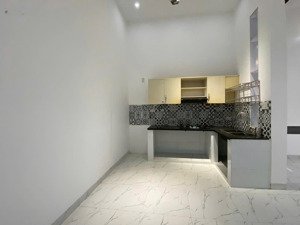 cần tìm chủ cho căn nhà mới cách biển 1,5km