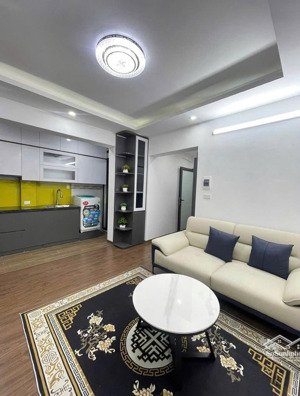 tập thể bộ công nghiệp trường chinh 60m2, 2 ngủ, nhà đẹp, ô tô đỗ cửa. lh 