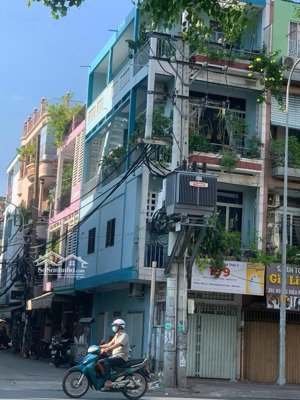 bán gấp nhà 2 mặt tiền đường hoàng diệu, quận 4, kinh doanh sầm uất, thuận lợi