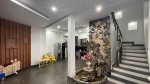 nhổn dân xây lô góc ô tô 113m giá hơn 16 tỷ