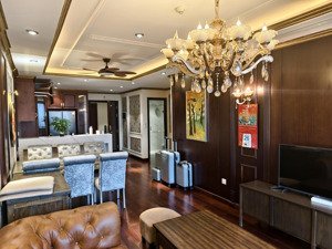 cho thuê căn 3n 2vs nội thất cao cấp full đồ sẵn vào ở . giá 20tr/th hc golden city