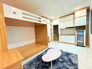 quá đẹp! chdv tt cầu giấy, 60m2, 7 tầng, thang máy, ngõ thông, dt 70tr/tháng, sát phố, gần ô tô